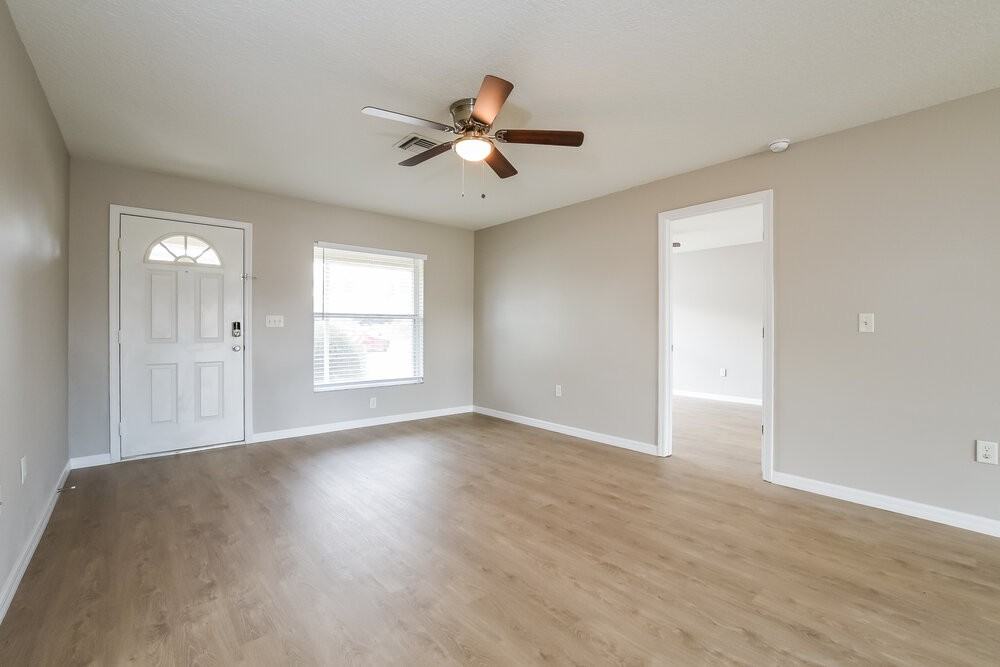 315 Windridge Pl - Photo 3 of 15