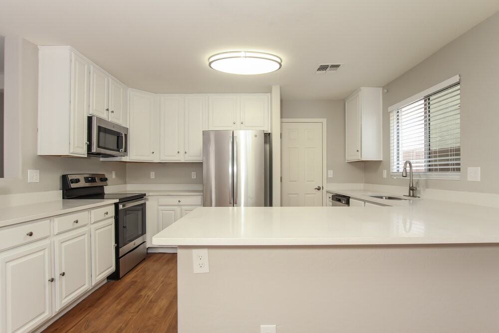 12924 W Peppertree Ln - Photo 7 of 17