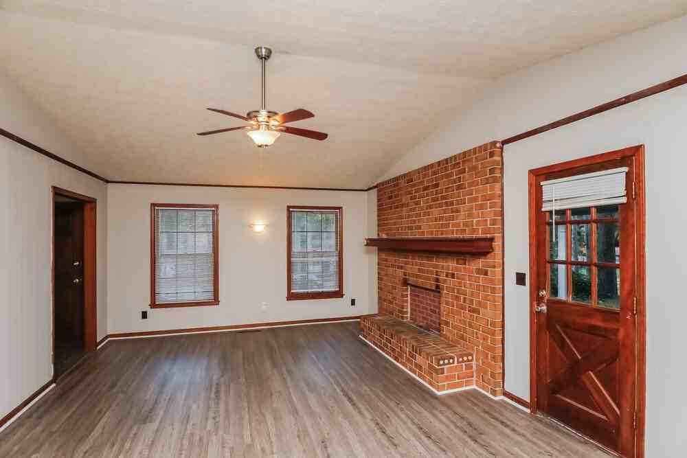 2377 Buckley Ct - Photo 5 of 25