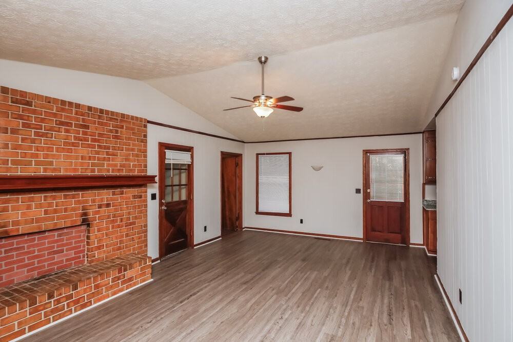 2377 Buckley Ct - Photo 6 of 25