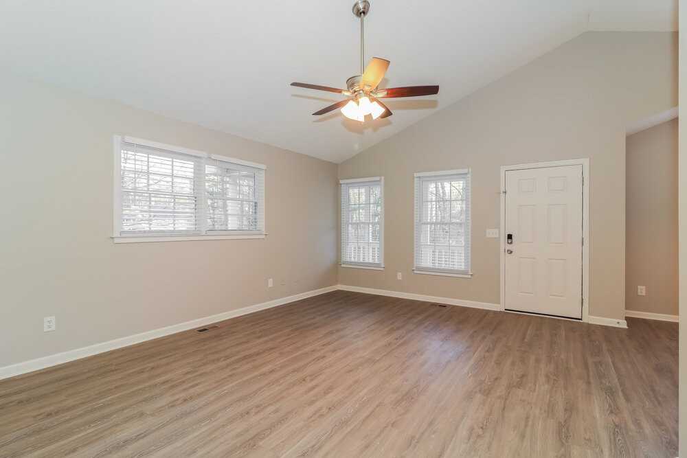 55 Broadlands Dr - Photo 5 of 15