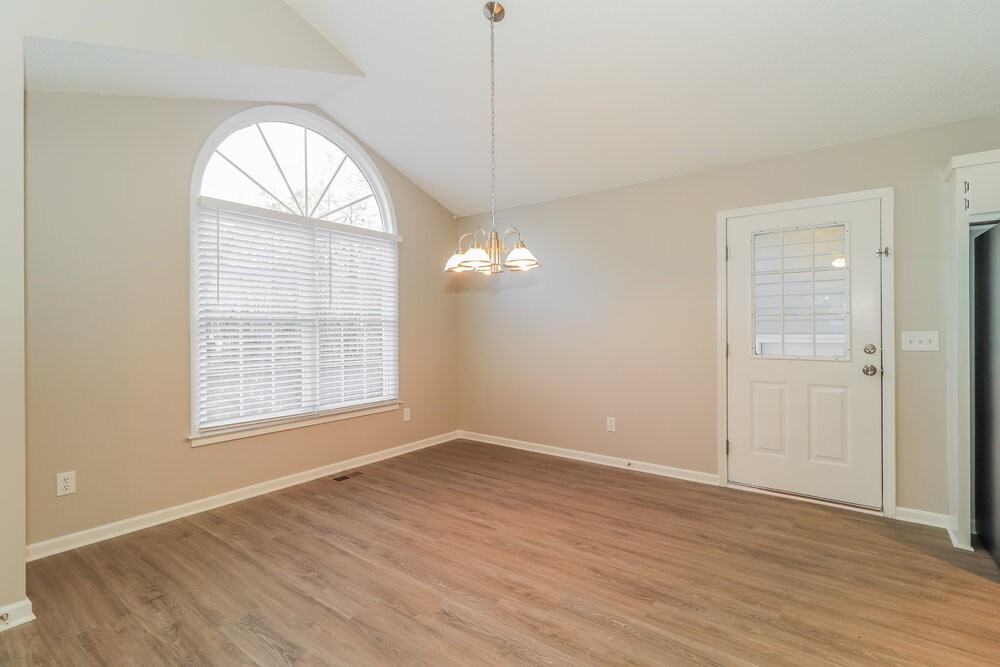 55 Broadlands Dr - Photo 7 of 15