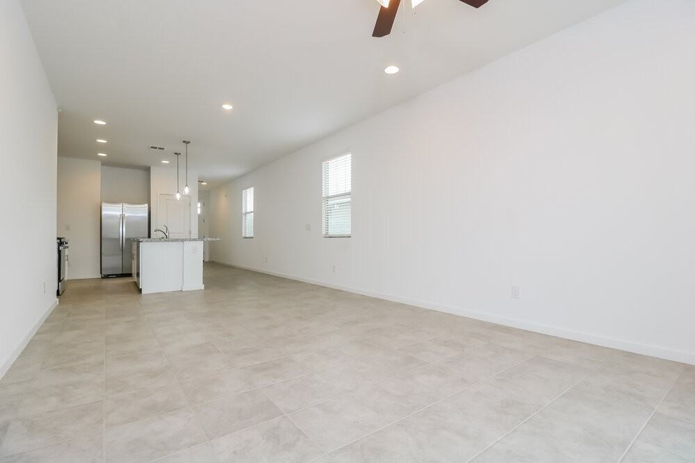 4904 S 107th Ln - Photo 5 of 16