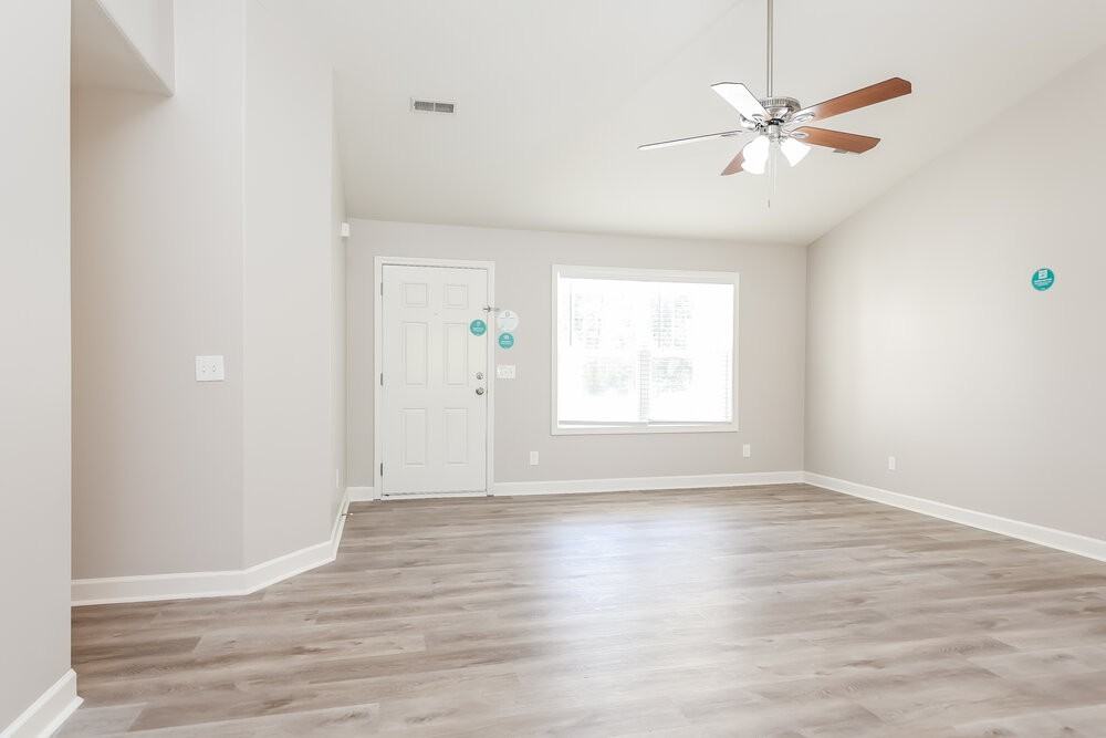 2002 Owl Ct - Photo 3 of 16