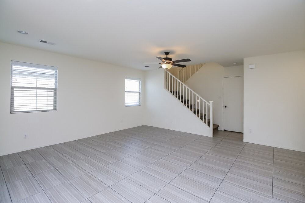 1896 W Expressman St - Photo 4 of 17