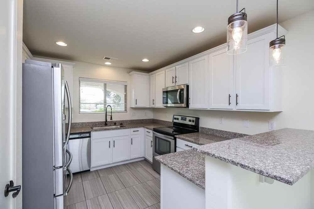 1896 W Expressman St - Photo 7 of 17