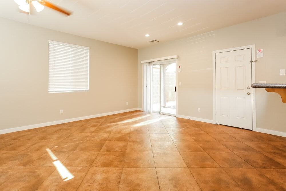 7941 Violet Dawn St - Photo 4 of 17