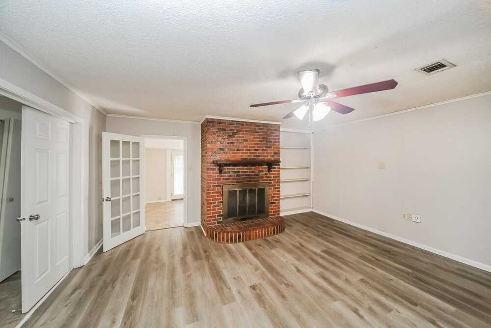 863 Hackberry Dr - Photo 4 of 16