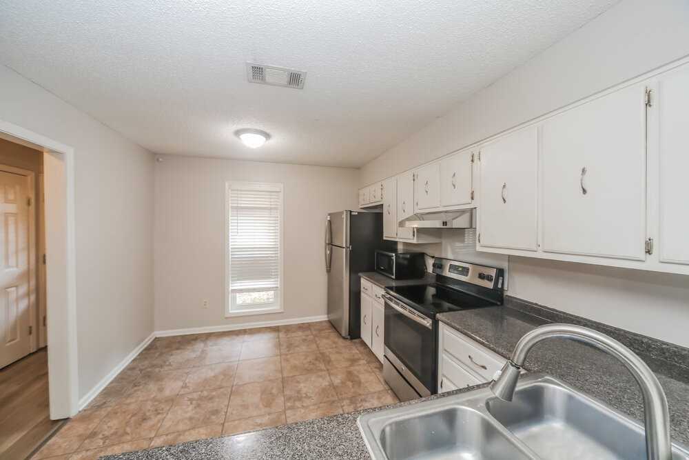 863 Hackberry Dr - Photo 5 of 16