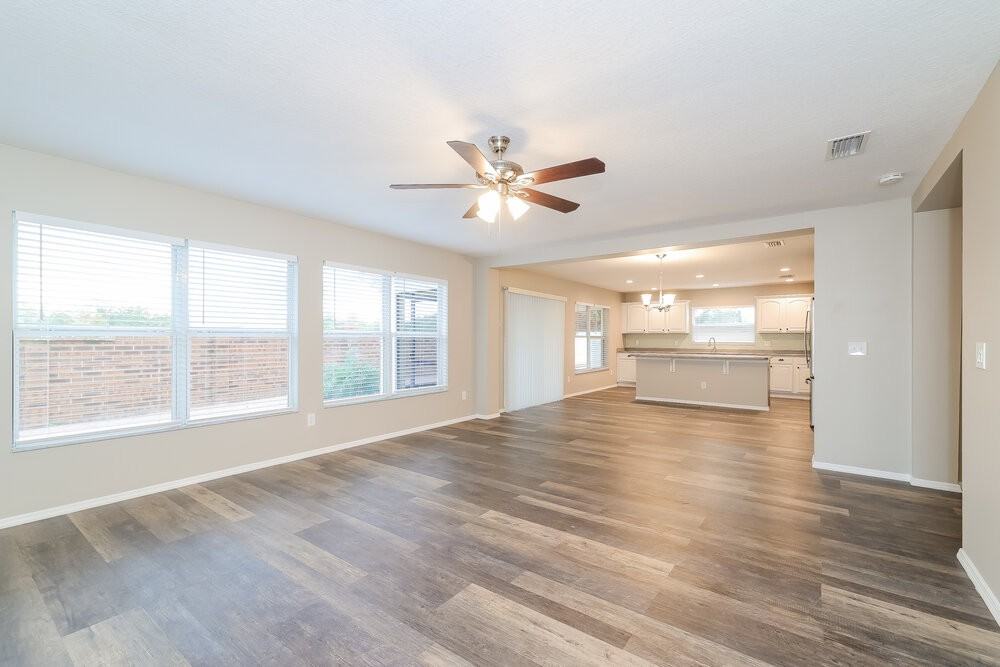 4619 Caverns Dr - Photo 4 of 16