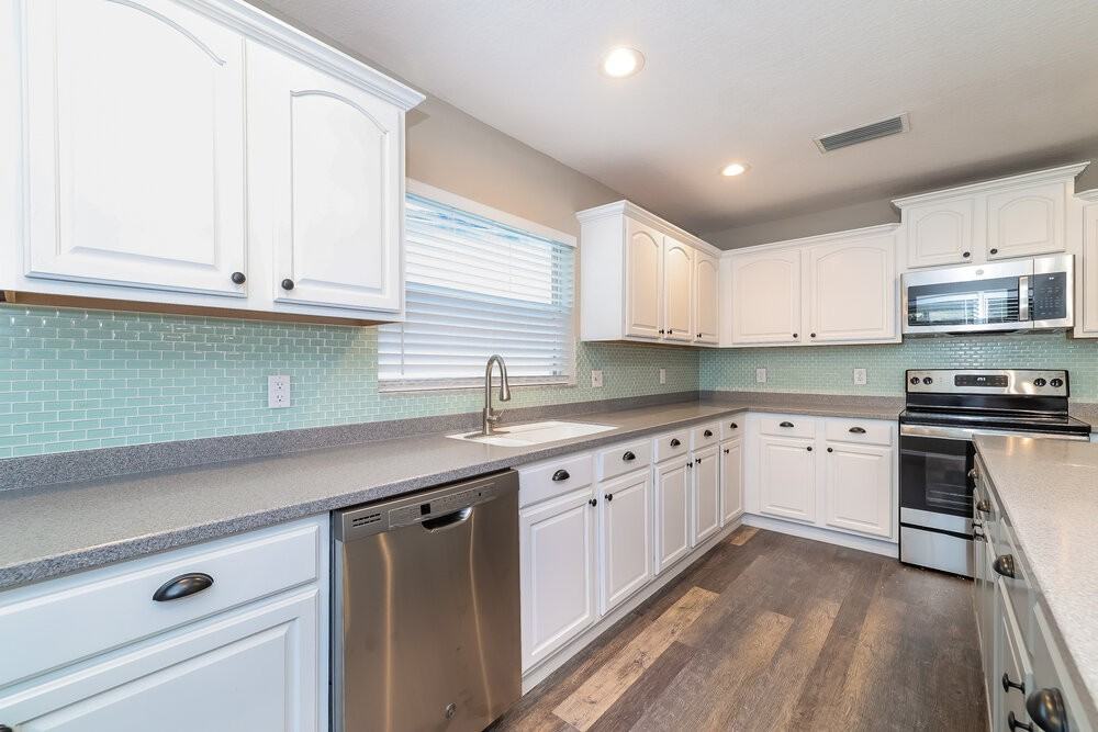 4619 Caverns Dr - Photo 6 of 16