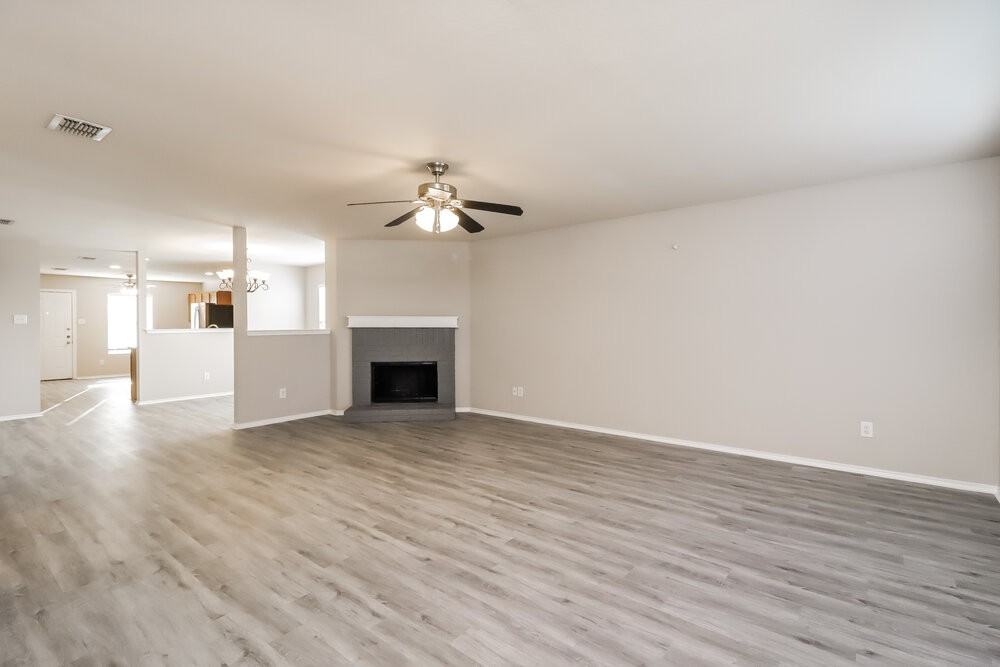 841 Crystal Dr - Photo 3 of 16