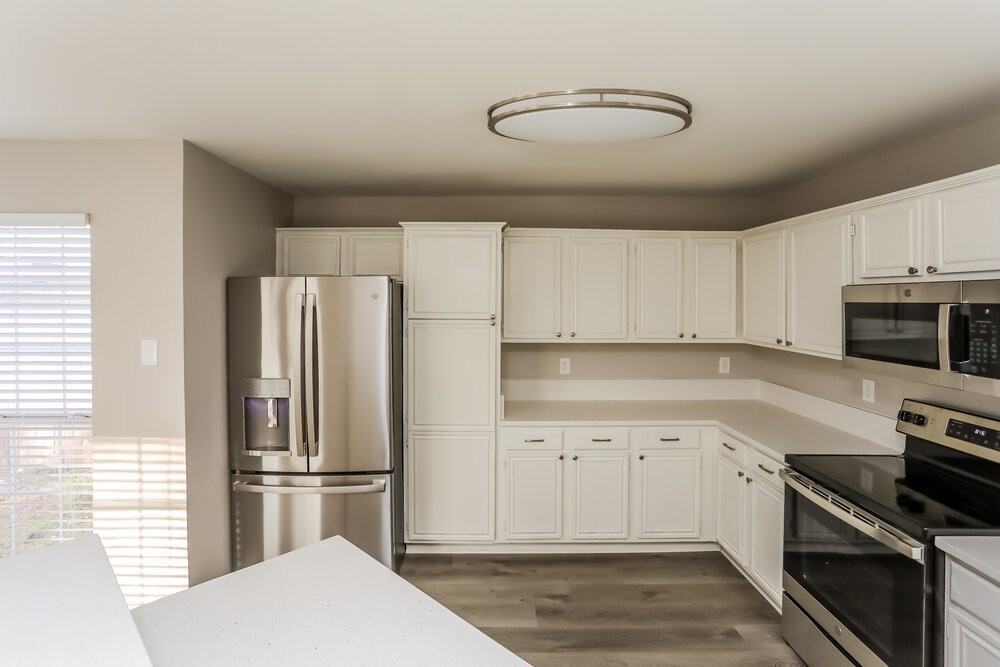 661 Honeysuckle Ln - Photo 7 of 16