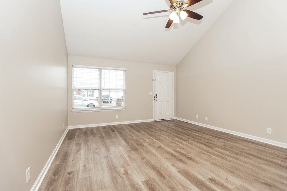 1514 Killarney Dr - Photo 3 of 17
