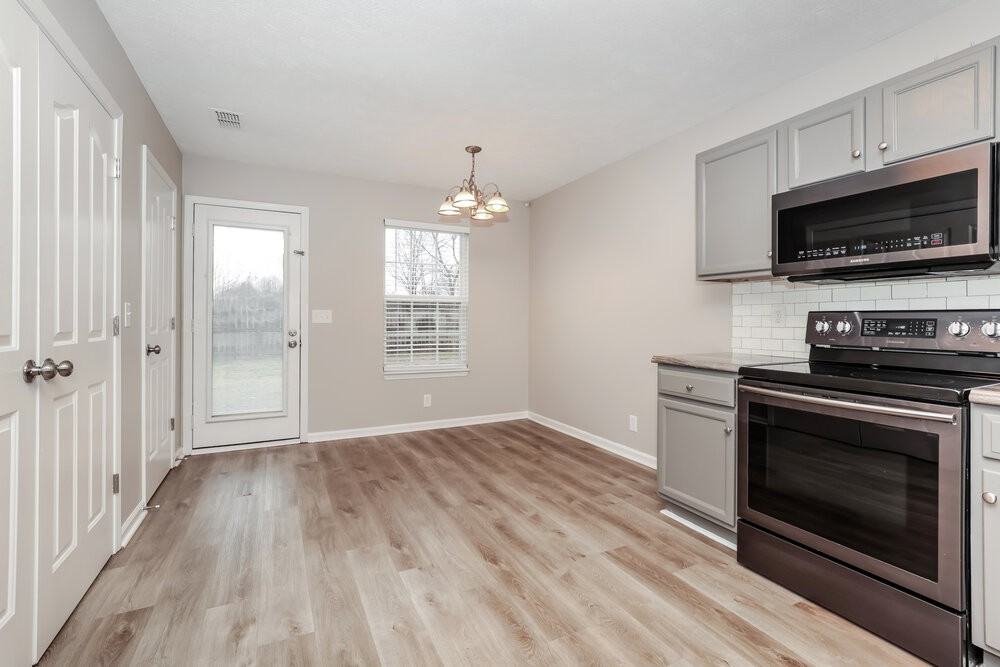 1514 Killarney Dr - Photo 6 of 17