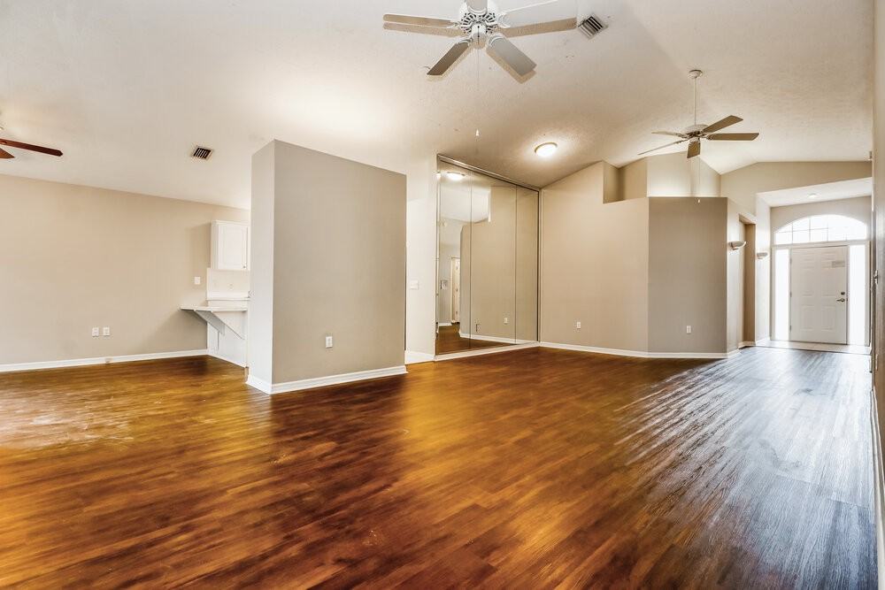 10836 New Brighton Ct - Photo 3 of 16