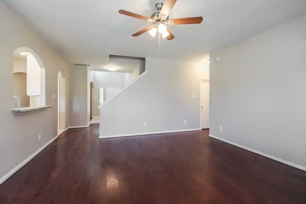 31727 Forest Oak Park Ct - Photo 6 of 17