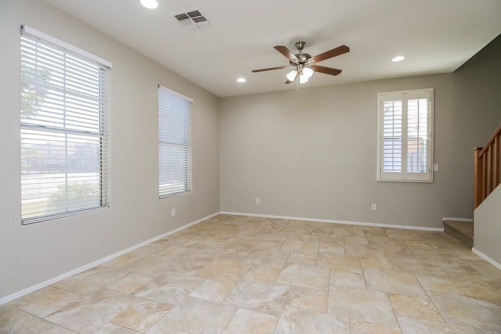 5416 W Fulton St - Photo 4 of 17