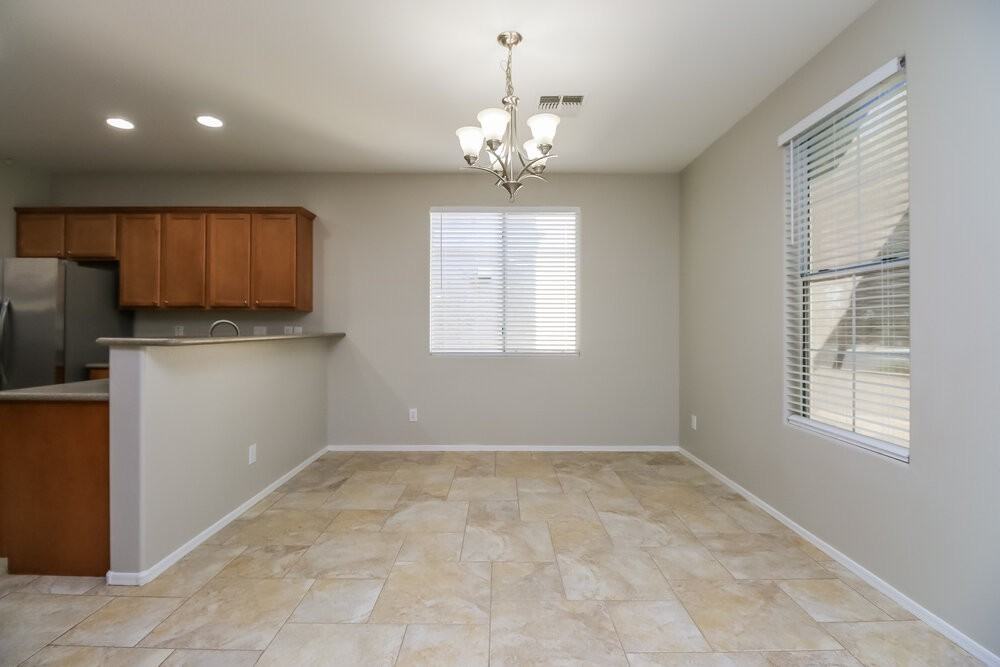 5416 W Fulton St - Photo 7 of 17