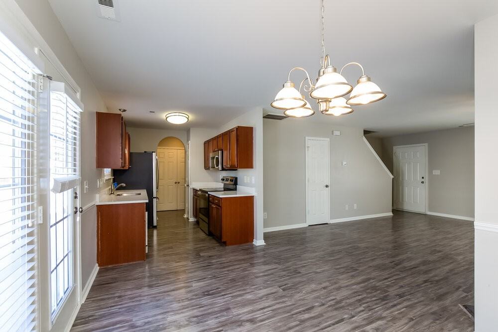 1104 Vistalite Ln - Photo 7 of 17