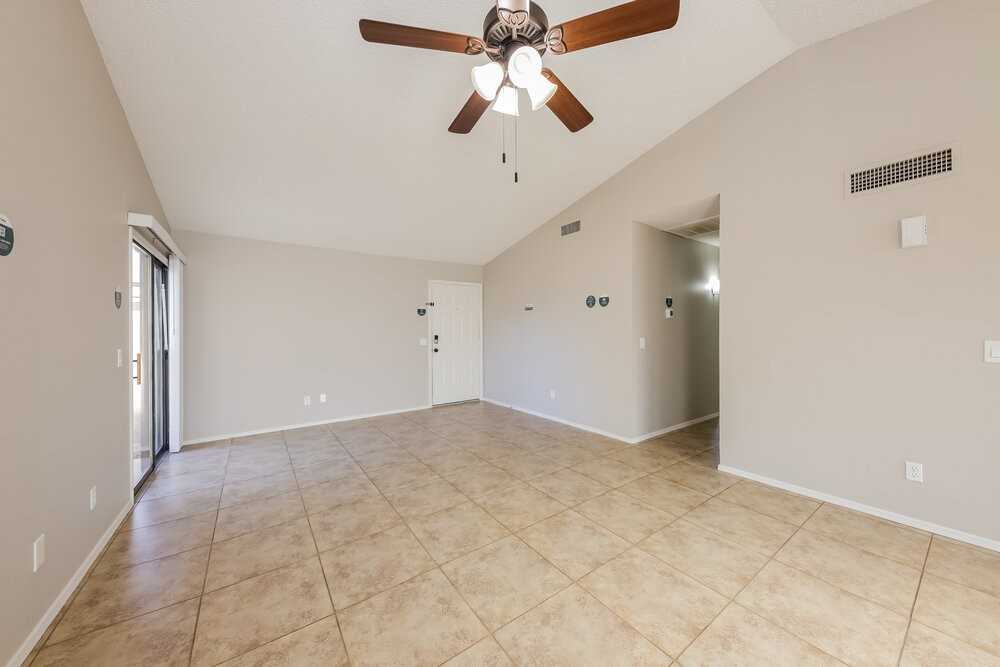 18246 N 87th Dr - Photo 4 of 16