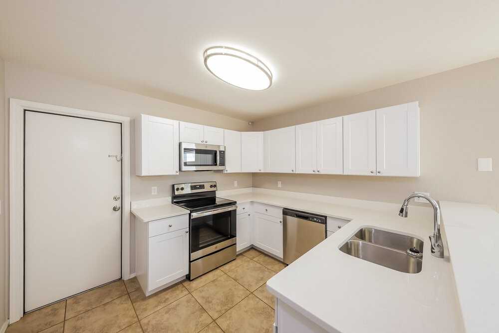18246 N 87th Dr - Photo 7 of 16