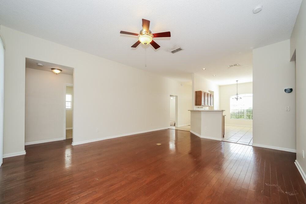 705 W Devonhurst Ln - Photo 3 of 16