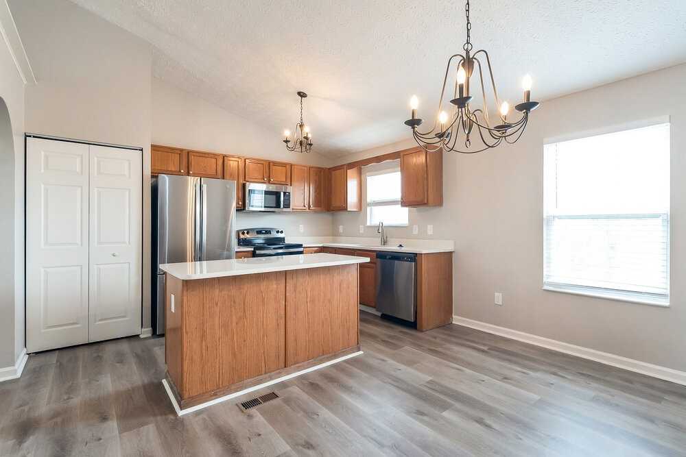 6248 Pritchard Dr - Photo 5 of 17