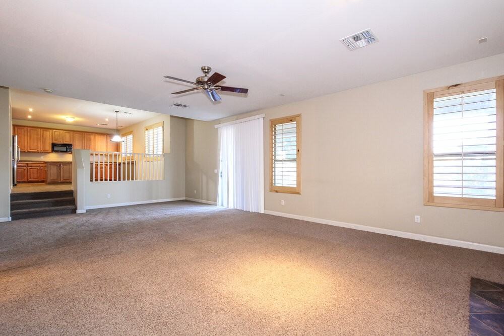 7064 W Antelope Dr - Photo 4 of 19