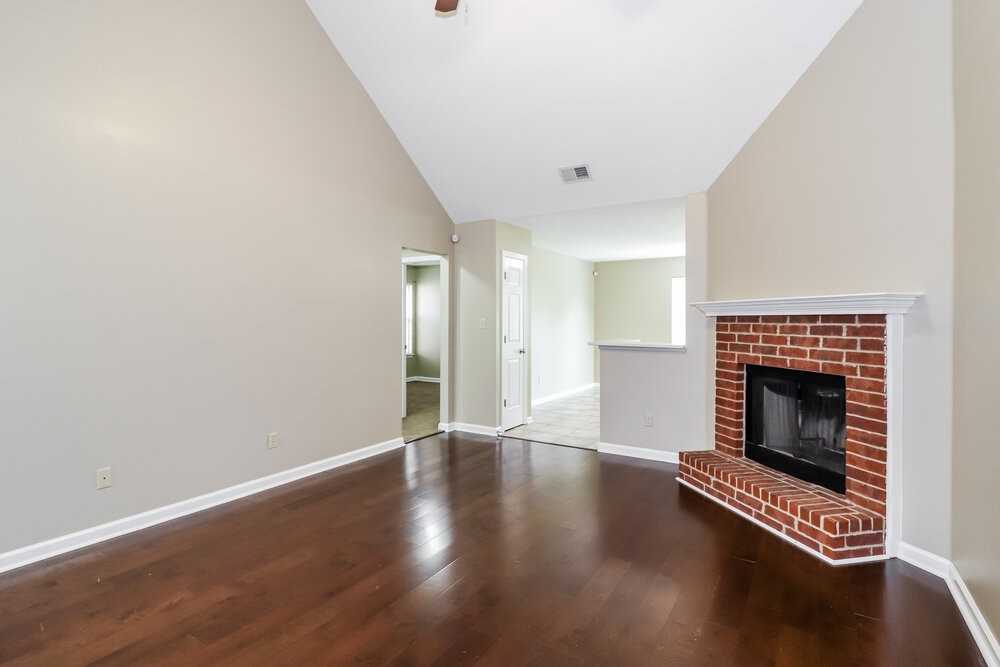 7091 Ireland Dr - Photo 4 of 16