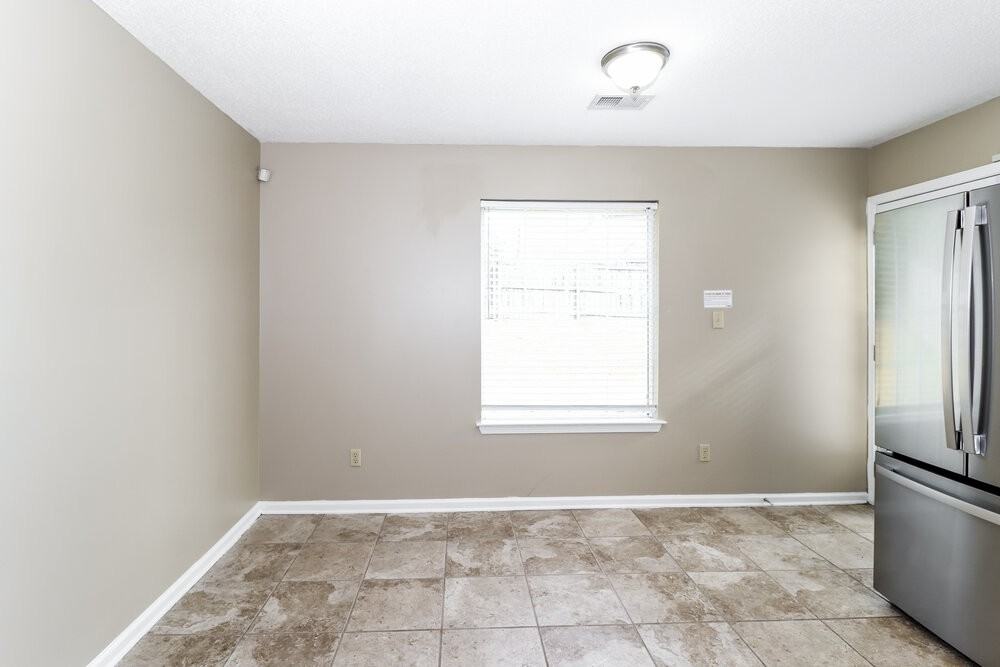 7091 Ireland Dr - Photo 5 of 16