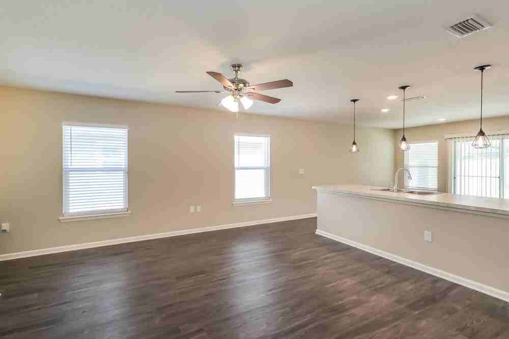 7213 Preston Pines Trl - Photo 4 of 16