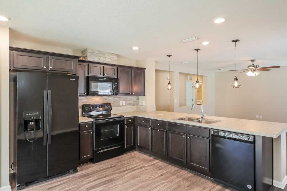 7213 Preston Pines Trl - Photo 7 of 16