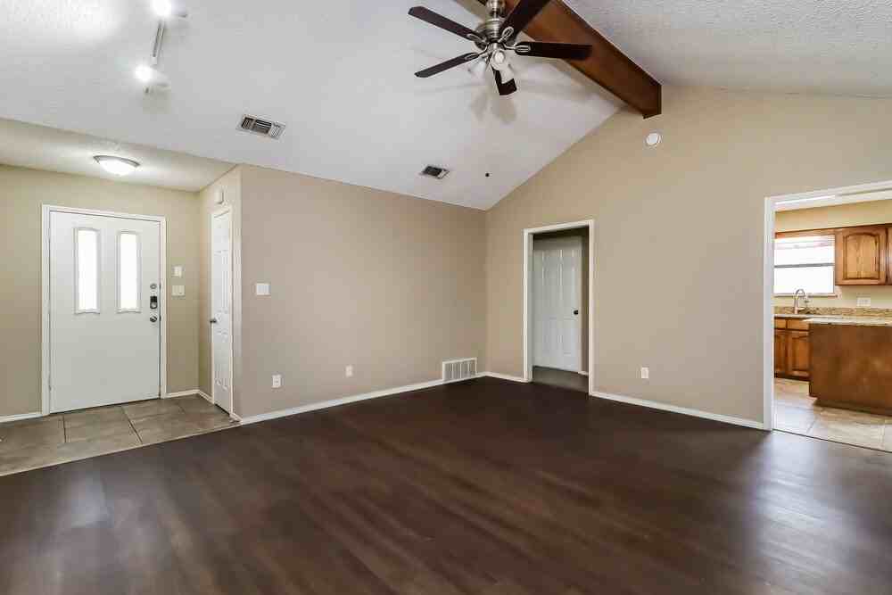 6520 Westridge Dr - Photo 4 of 16