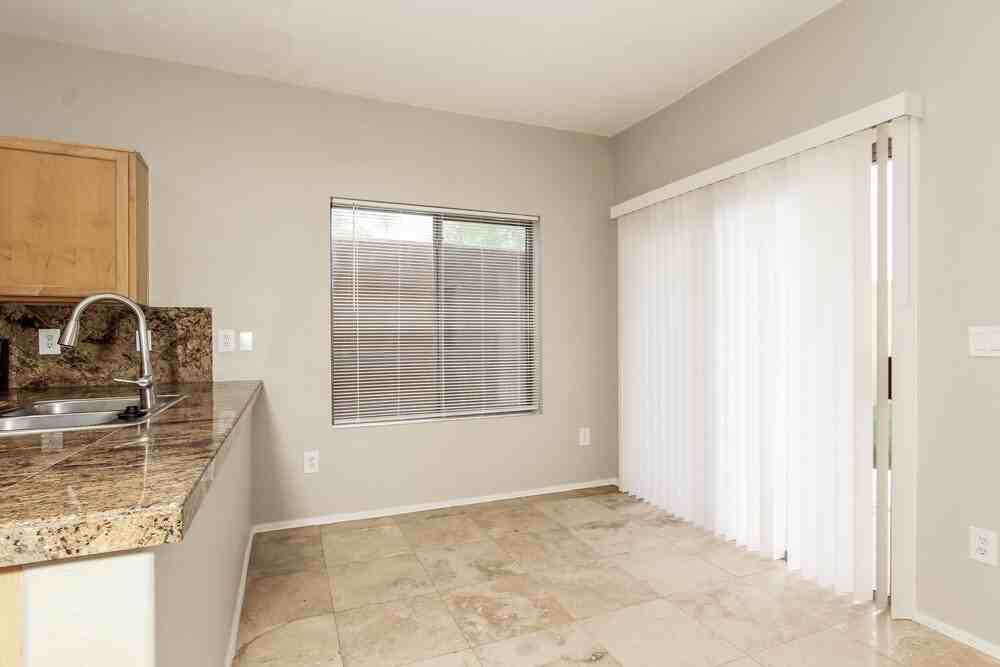 4004 E Melinda Ln - Photo 6 of 17