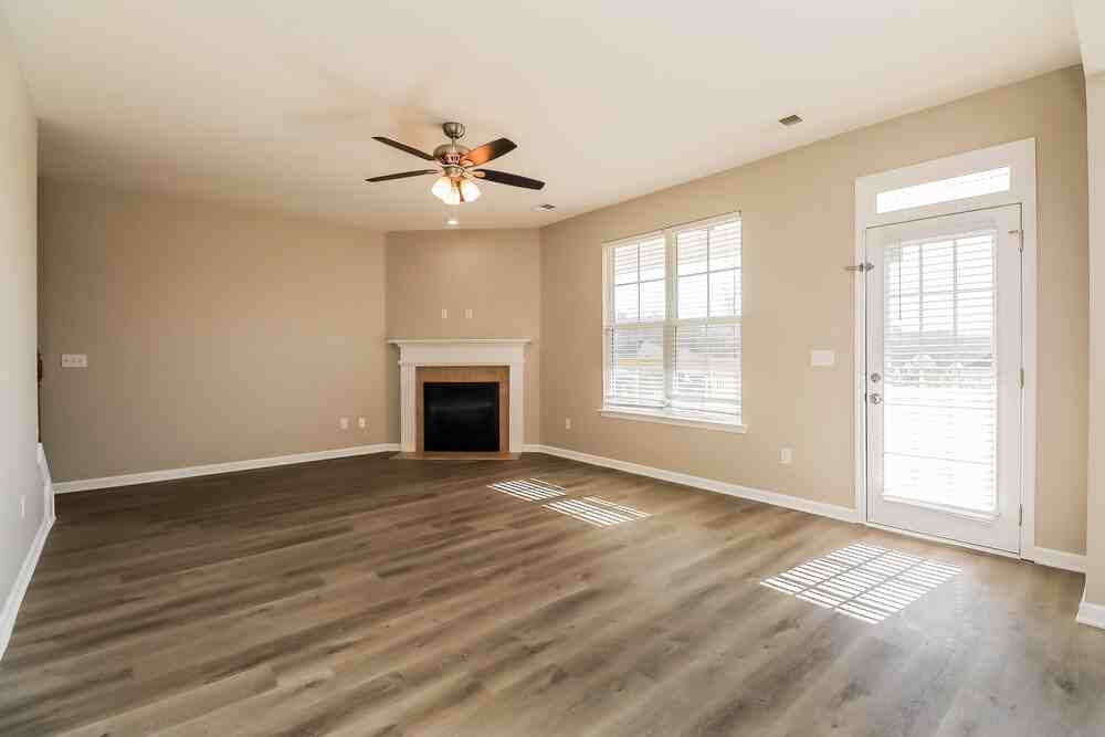 920 Piedmont Dr - Photo 5 of 17