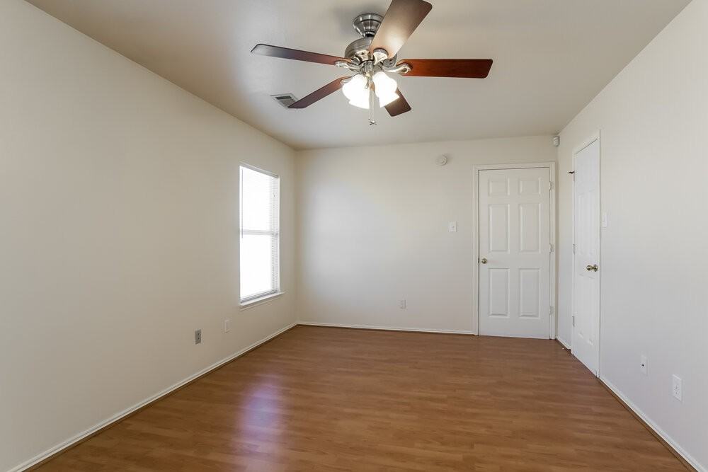 12123 Carriage Oak Cir - Photo 7 of 13