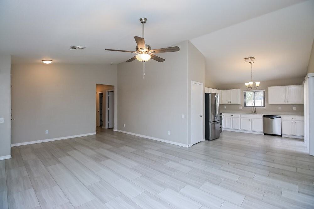 1037 W 7th Ave - Photo 5 of 16