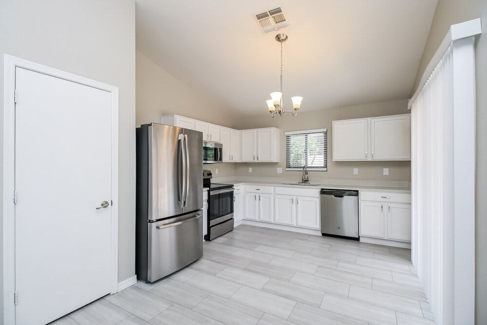 1037 W 7th Ave - Photo 7 of 16