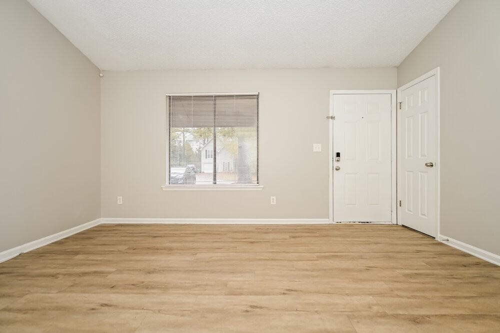 3051 Brook Hollow Dr - Photo 3 of 16