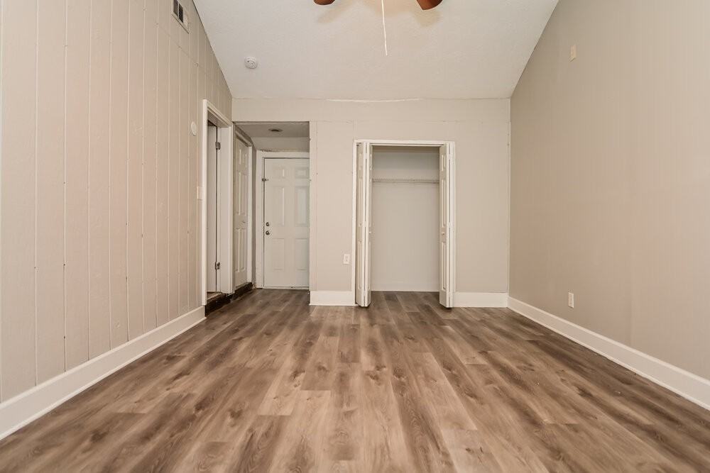 3051 Brook Hollow Dr - Photo 7 of 16