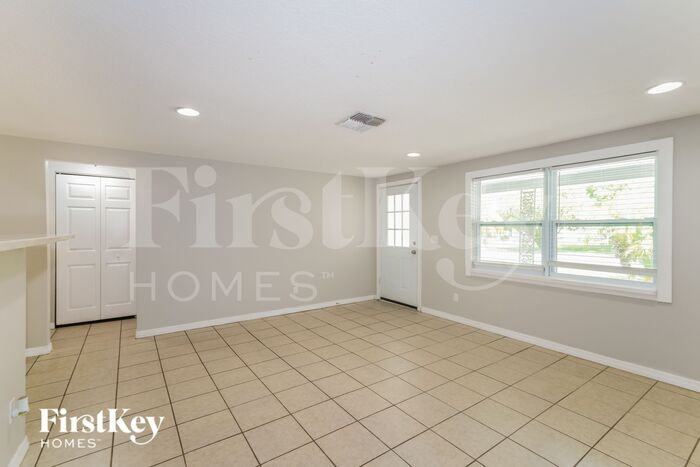 8330 Needles Dr - Photo 3 of 16