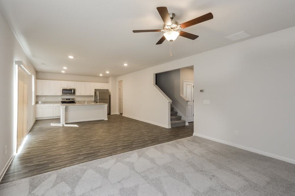 275 Hamilton Pointe Dr - Photo 5 of 17