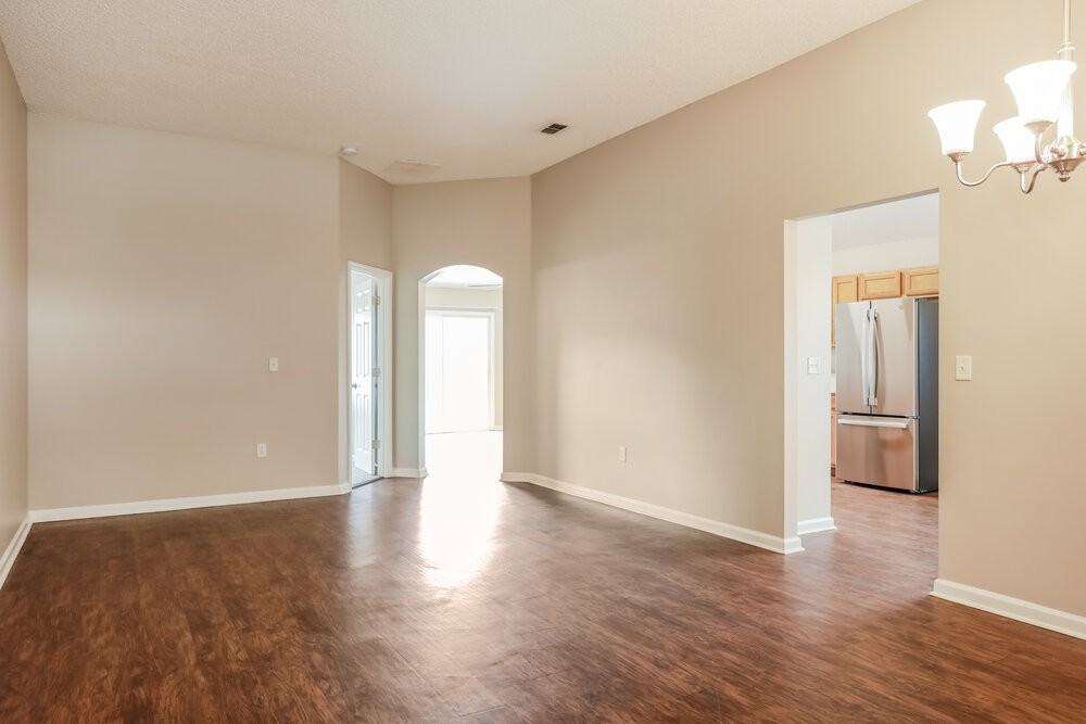 9430 Daniels Mill Dr - Photo 4 of 16