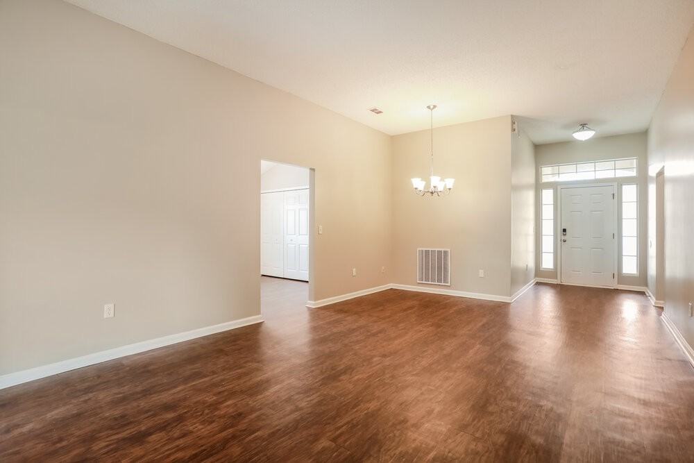 9430 Daniels Mill Dr - Photo 5 of 16