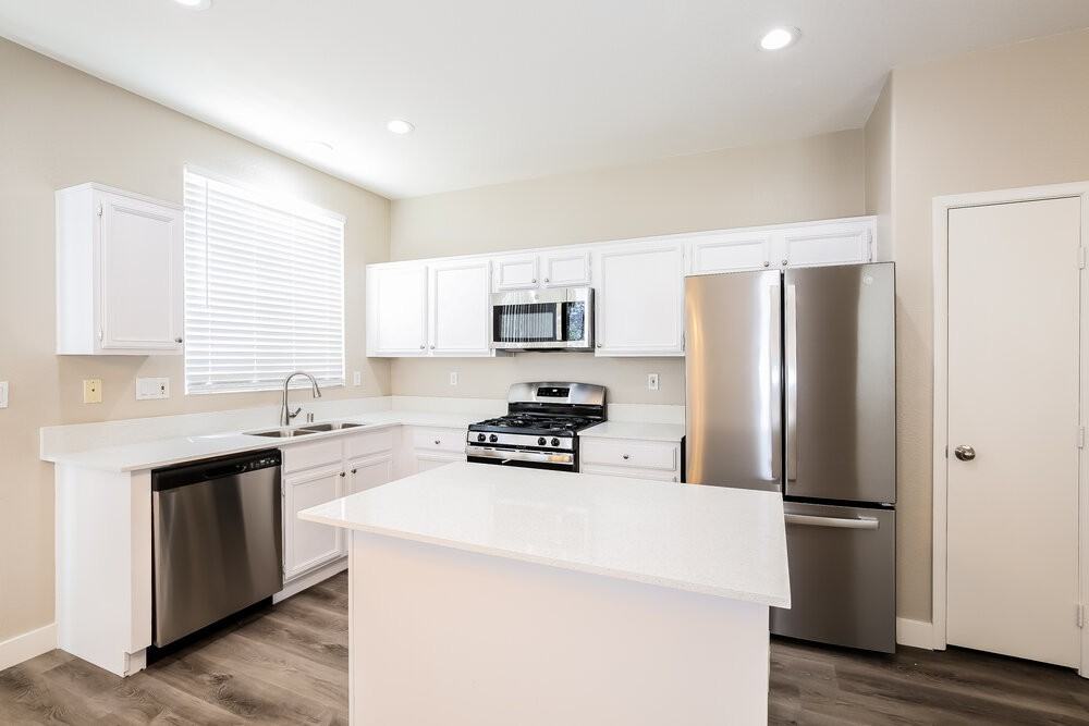 1931 Giant Pine Ave - Photo 5 of 16