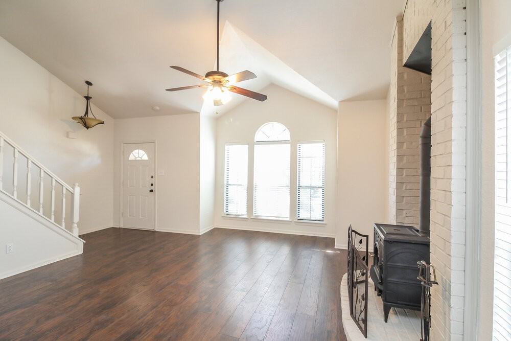 6003 Rocky Point Dr - Photo 2 of 15