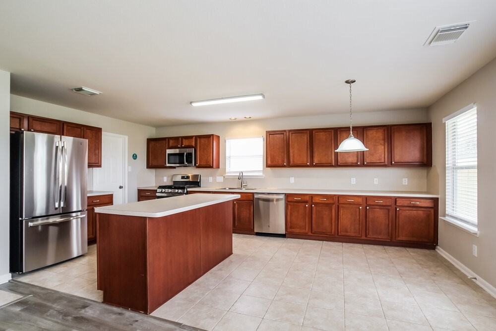 6135 Springbrook Garden Ln - Photo 7 of 17