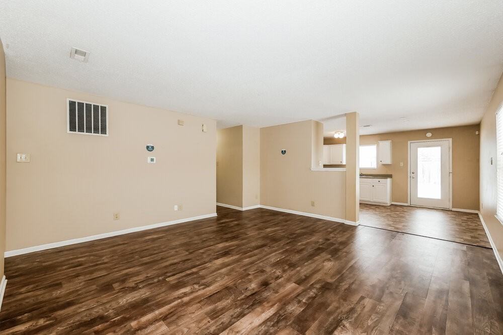 8607 Bluff Point Dr - Photo 4 of 16