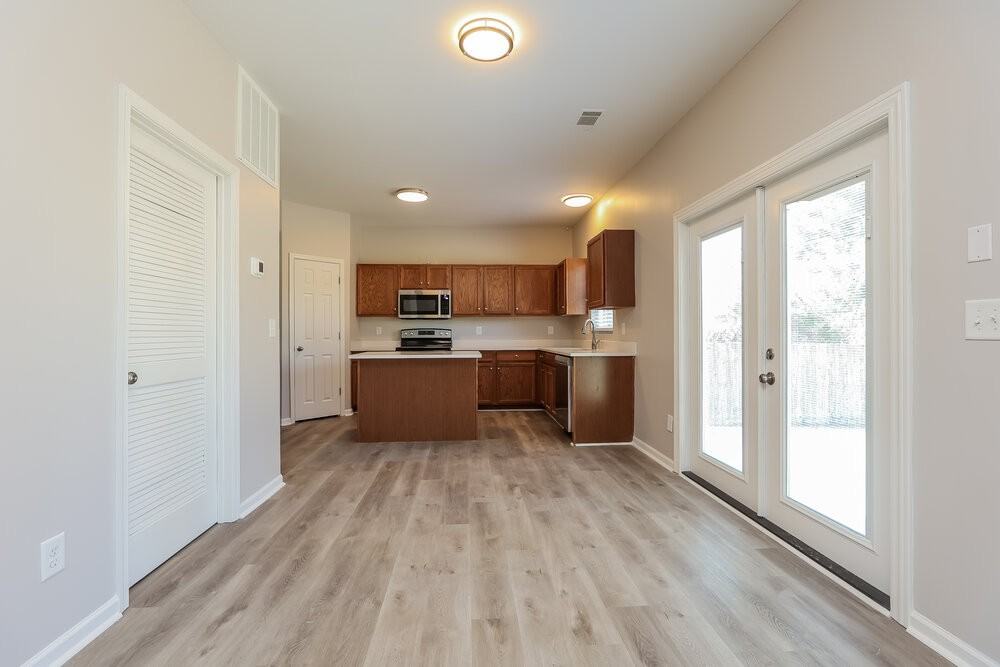 5320 Ryan Allen Cir - Photo 6 of 17